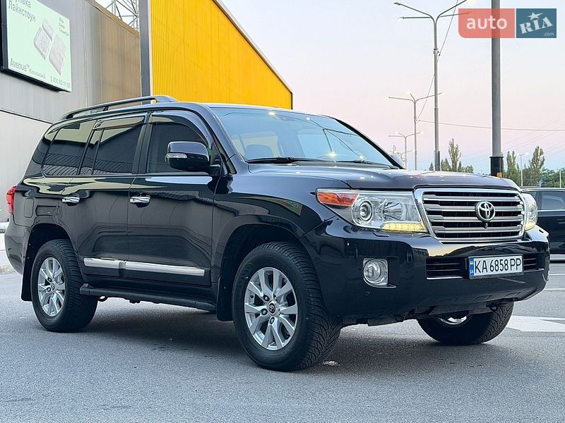 Toyota Land Cruiser 2013