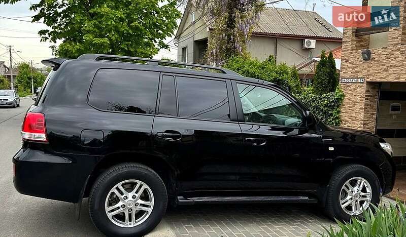 Toyota Land Cruiser 2010