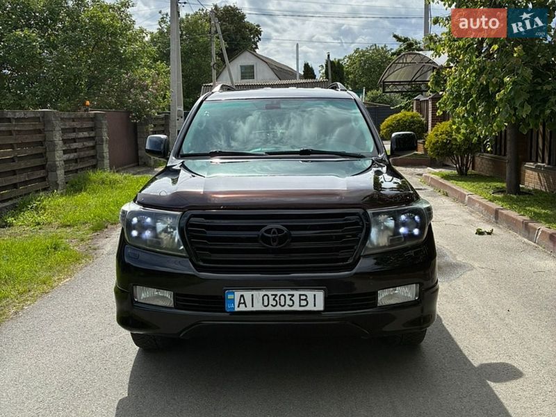 Toyota Land Cruiser 2011