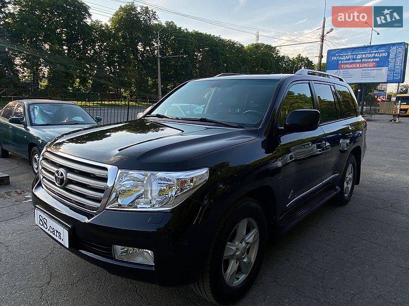 Toyota Land Cruiser 2011