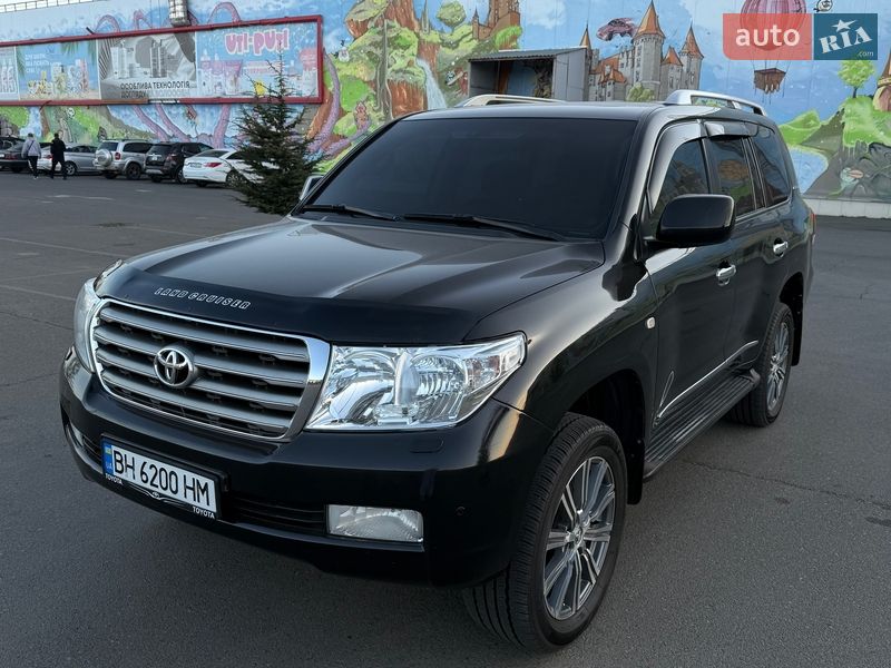 Toyota Land Cruiser 2011