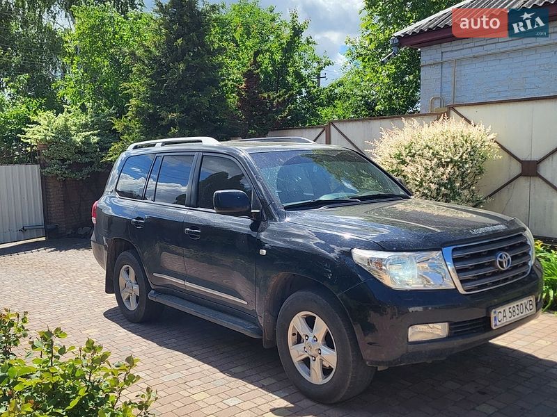 Toyota Land Cruiser 2011