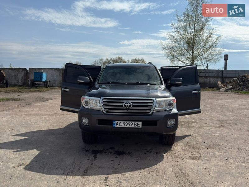 Toyota Land Cruiser 2012