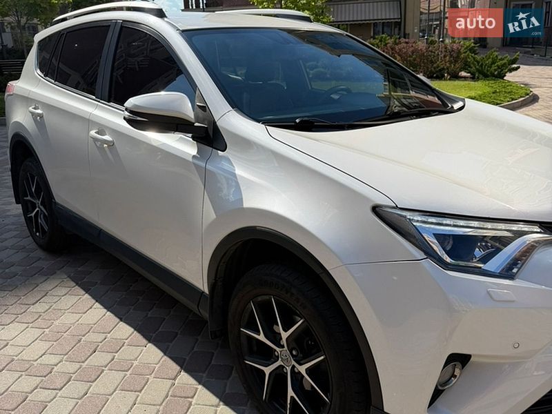 Toyota RAV4 2016