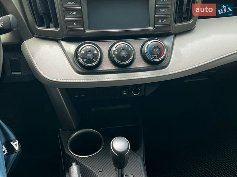 Toyota RAV4 2015