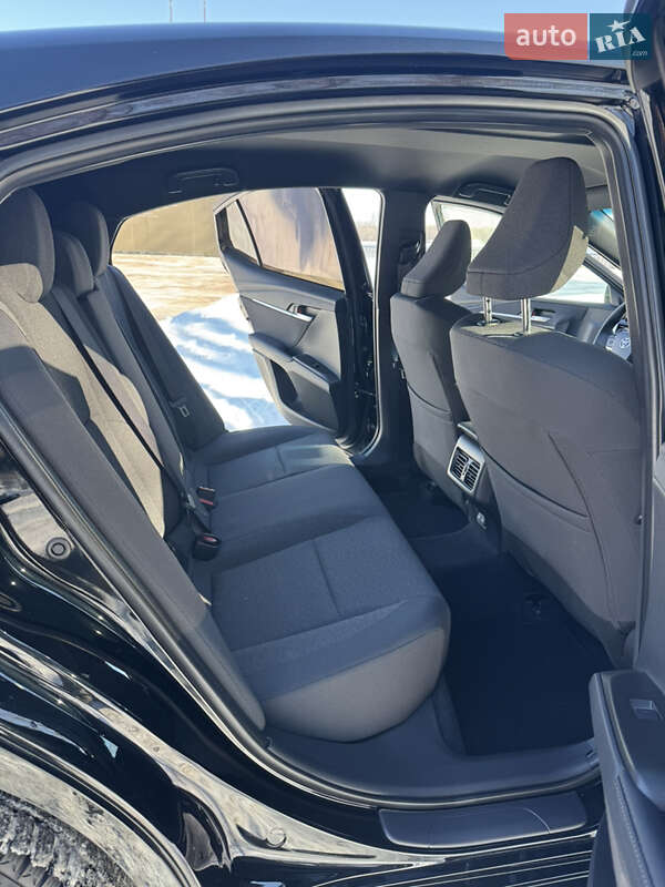 Toyota Camry 2025