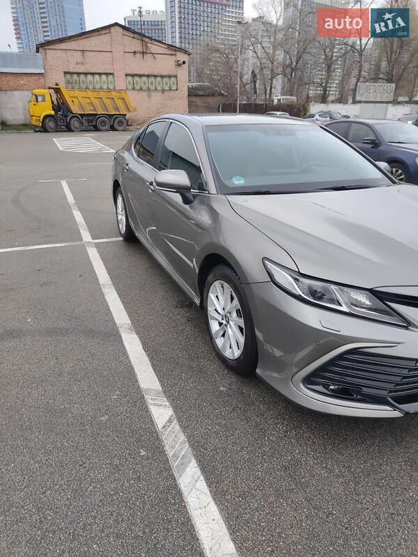 Toyota Camry 2023