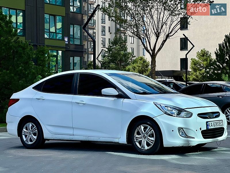 Hyundai Accent 2015