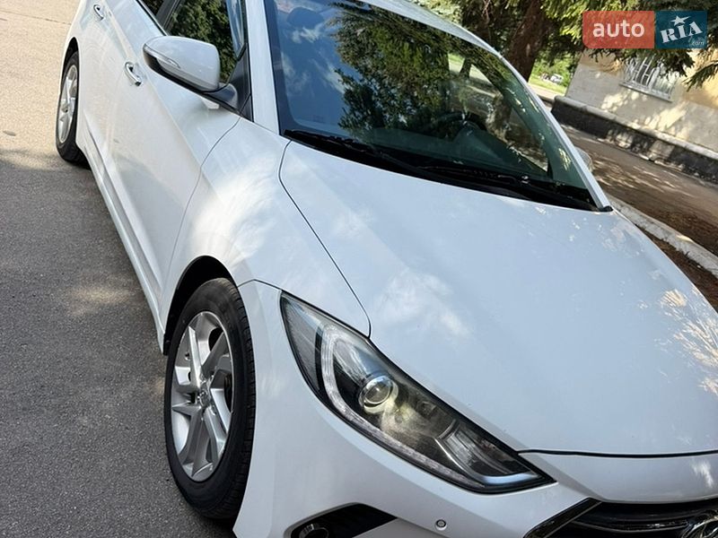 Hyundai Avante 2015