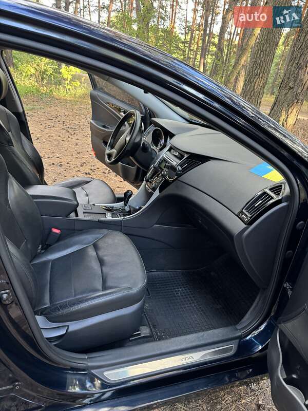 Hyundai Sonata 2011