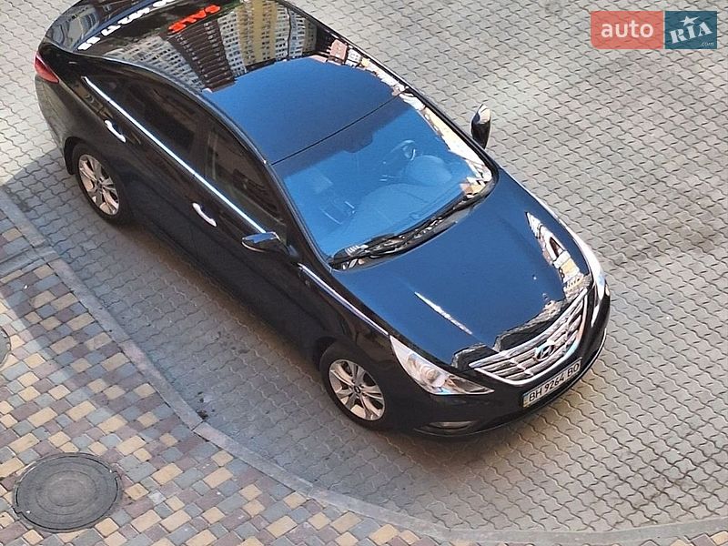 Hyundai Sonata 2011
