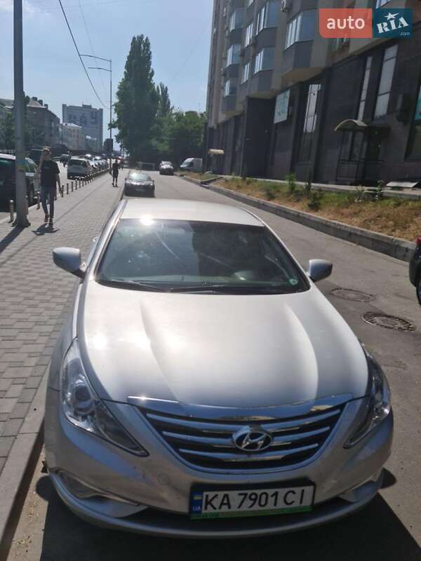 Hyundai Sonata 2012