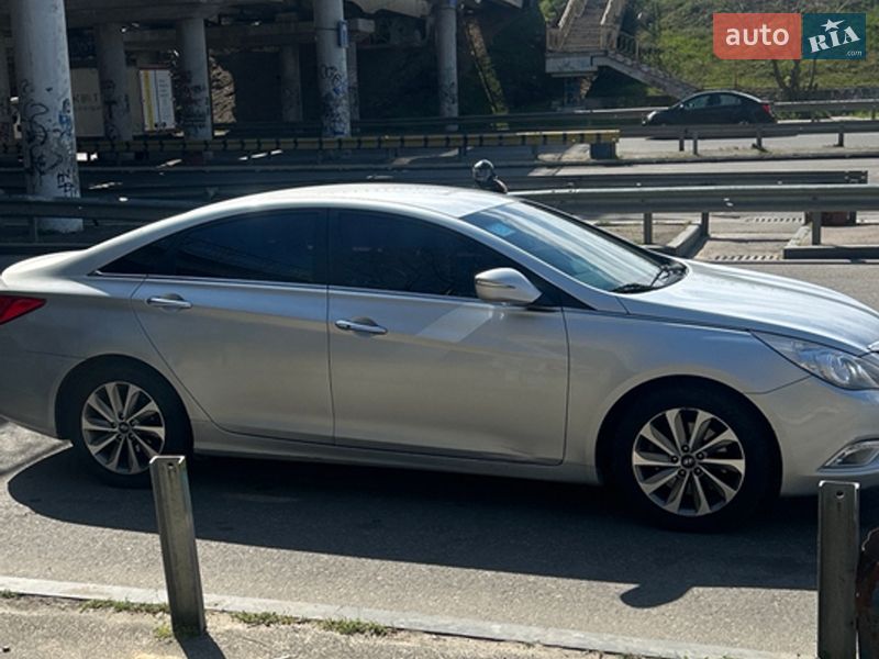 Hyundai Sonata 2013