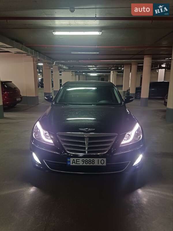Hyundai Genesis 2013