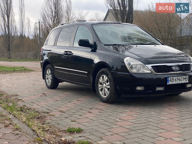 Kia Carnival 2012
