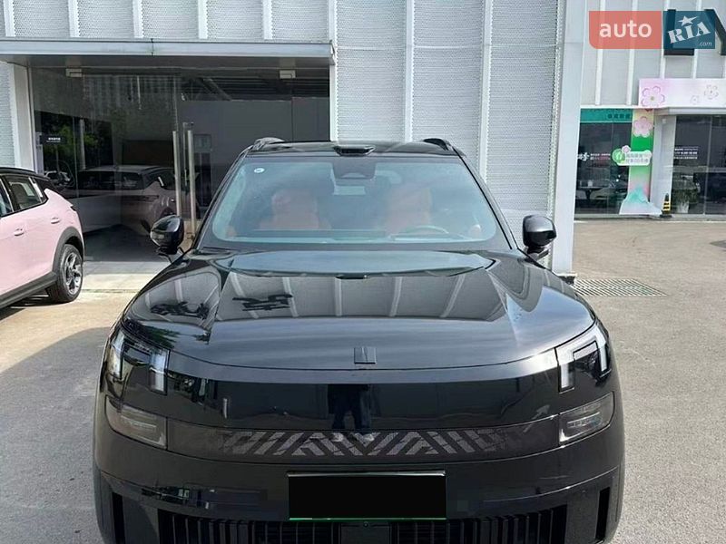 Lynk&Co 900 2025