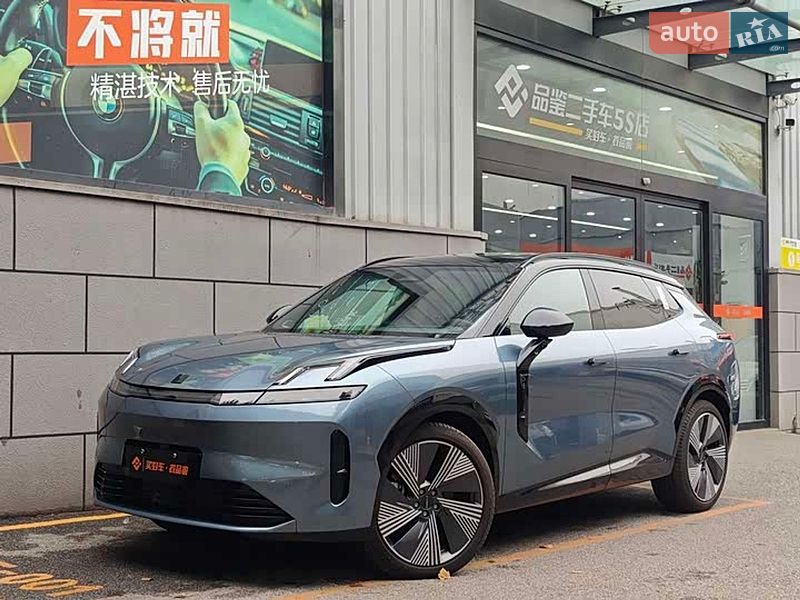 Lynk&Co 08 EM-P 2025