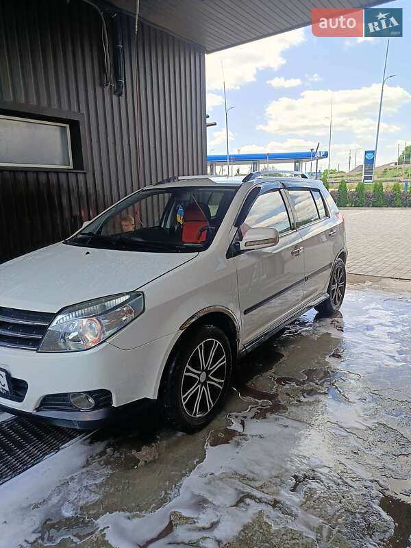 Geely MK Cross 2013