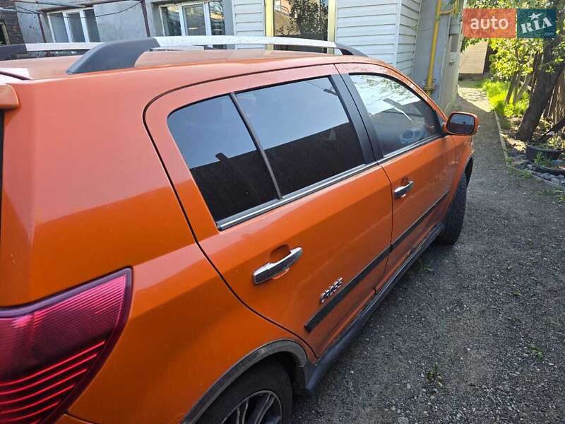 Geely MK Cross 2013