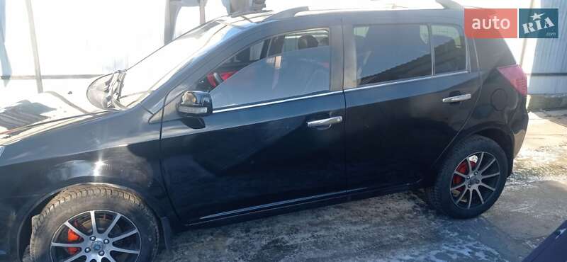 Geely MK Cross 2013