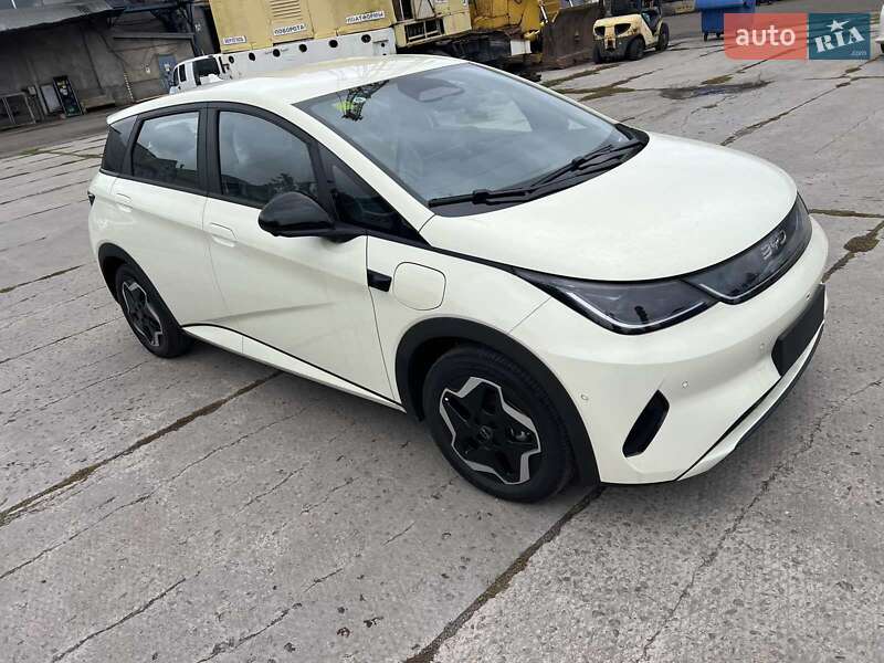 BYD Dolphin 2025