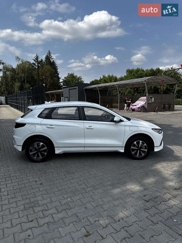 BYD E2 2025