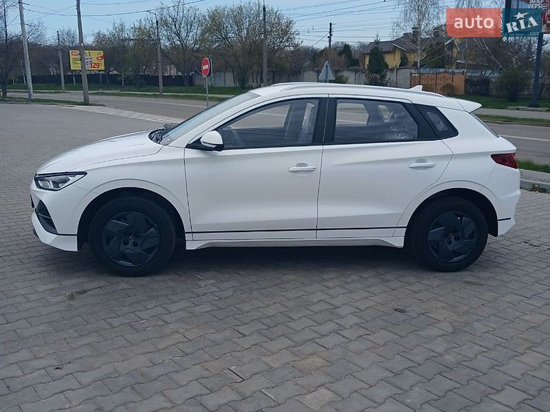 BYD E2 2025