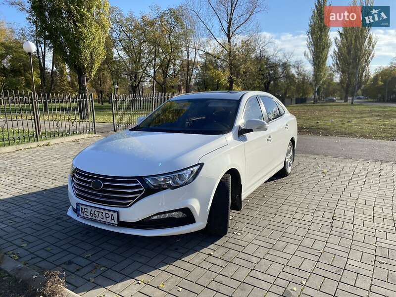 FAW B30 2019
