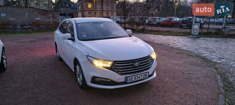 FAW B30 2019