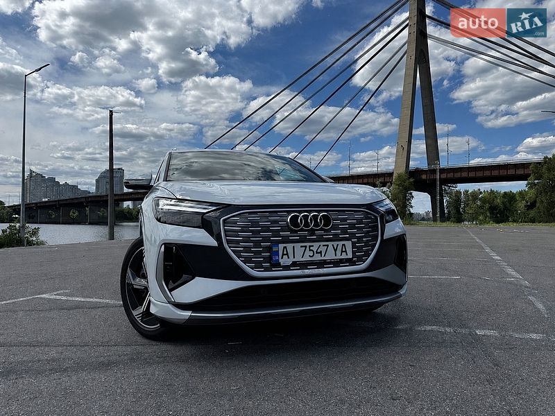 Audi Q4 e-tron 2024
