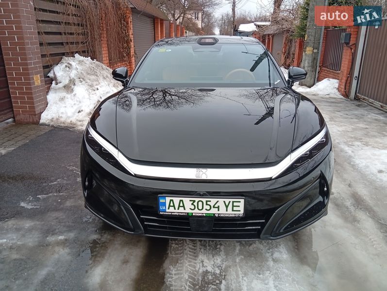 BYD Han L 2025