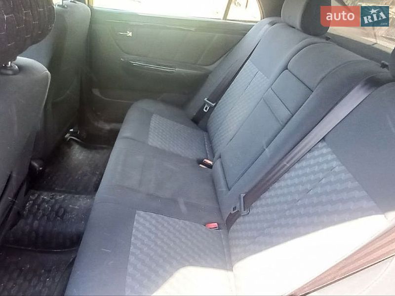 Geely SL 2011