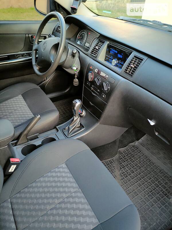 Geely SL 2012