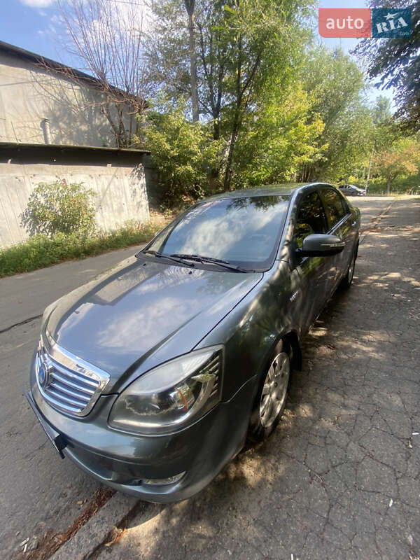 Geely SL 2012
