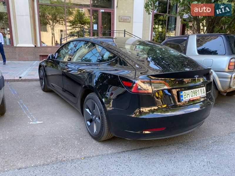 Tesla Model 3 2021