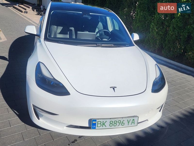 Tesla Model 3 2023