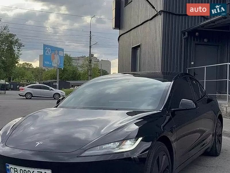 Tesla Model 3 2024