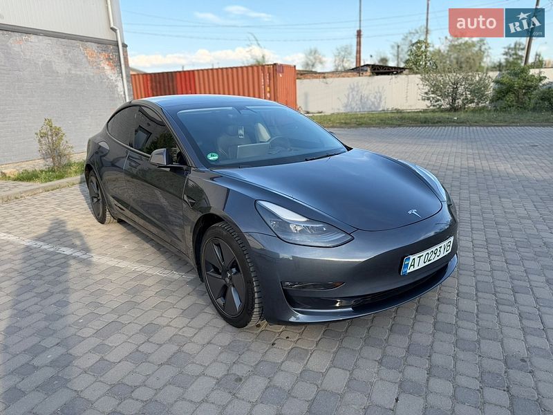 Tesla Model 3 2023