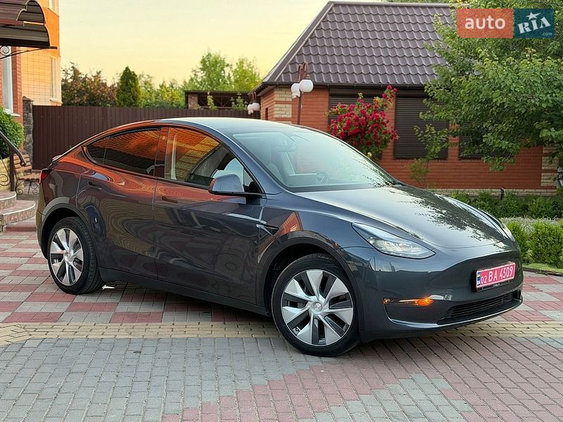 Tesla Model Y 2023