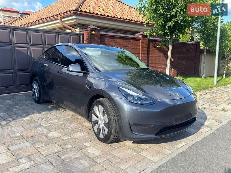 Tesla Model Y 2023