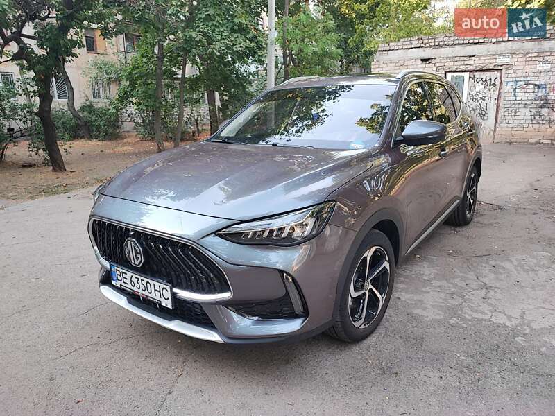MG HS 2023