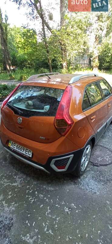 MG 3 Cross 2014