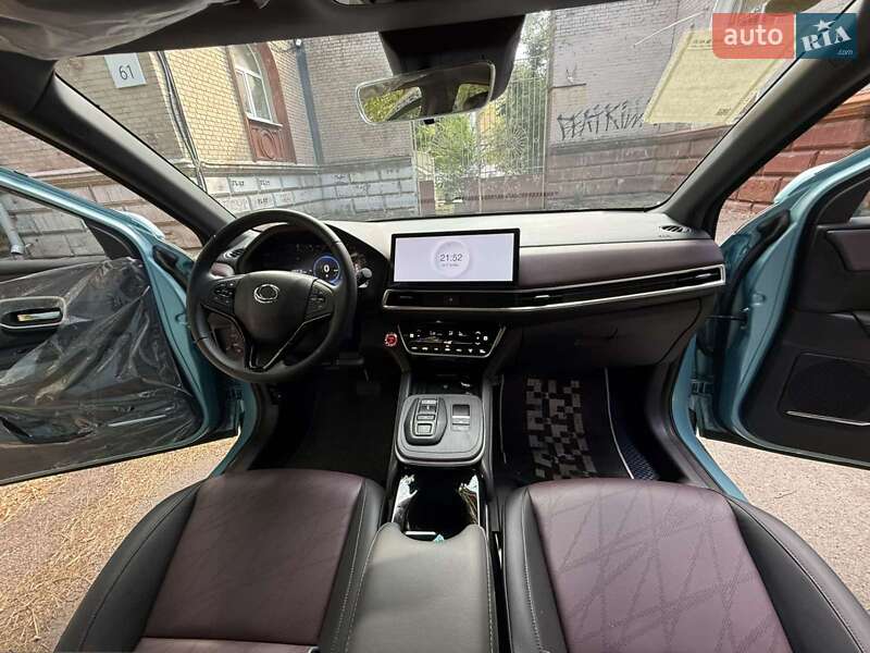 Honda M-NV 2023