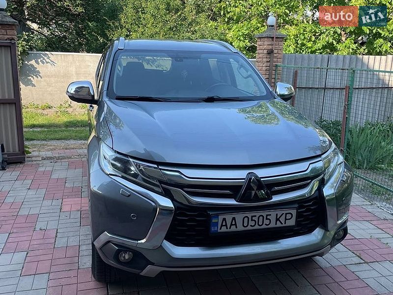 Mitsubishi Pajero Sport 2016