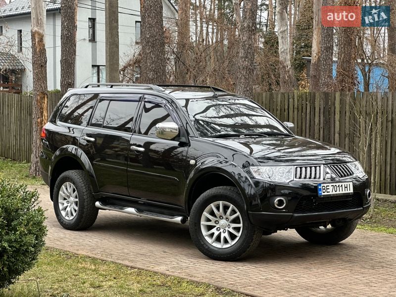 Mitsubishi Pajero Sport 2011