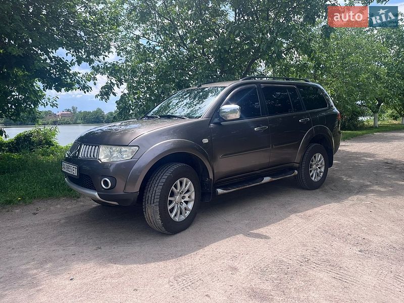 Mitsubishi Pajero Sport 2011