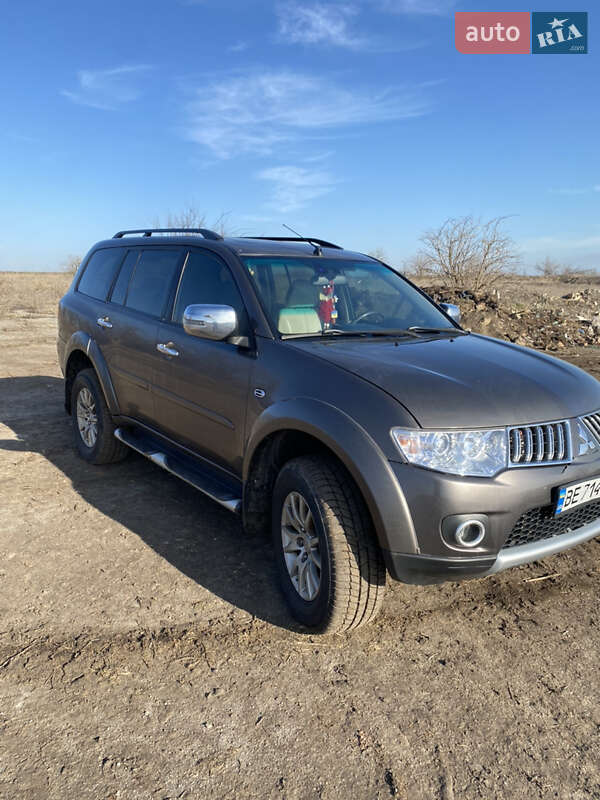 Mitsubishi Pajero Sport 2013