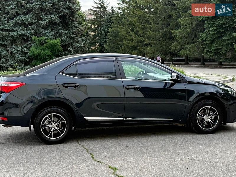 Toyota Corolla 2015