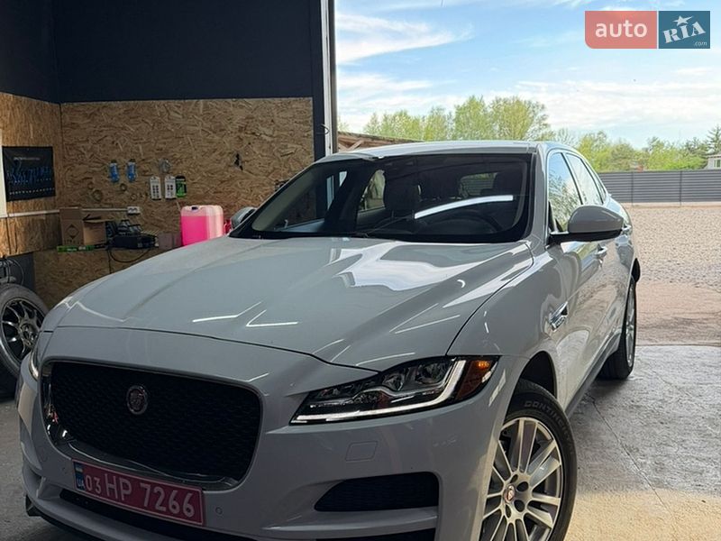Jaguar F-Pace 2017