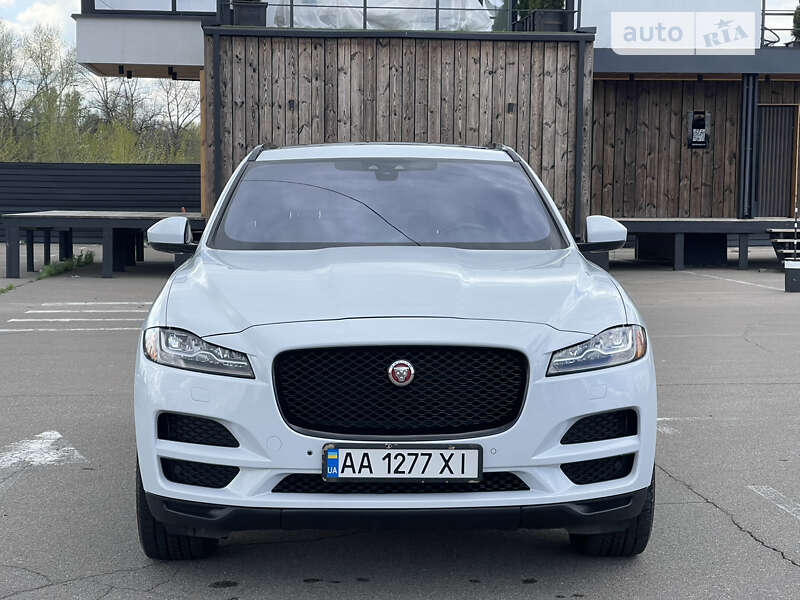 Jaguar F-Pace 2016